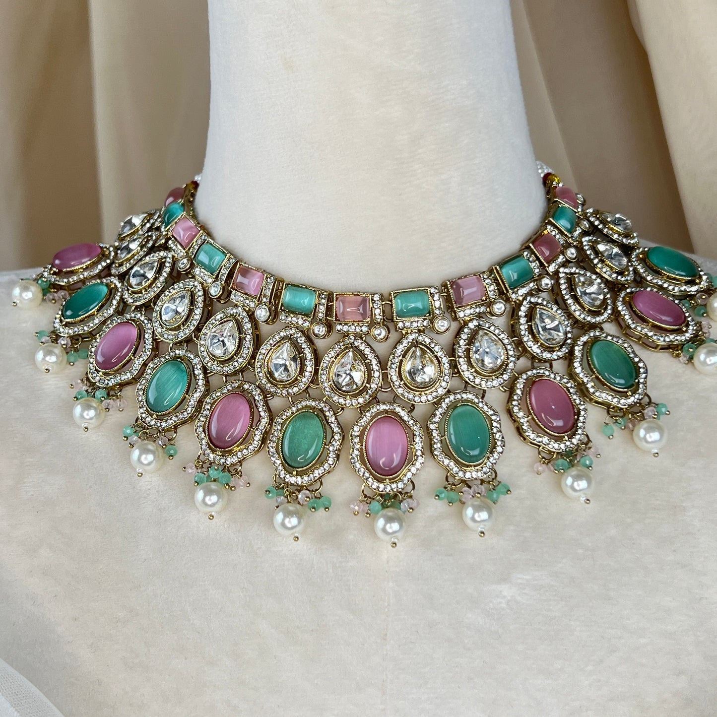 Victorian White Gold Kundan Semi Bridal Set