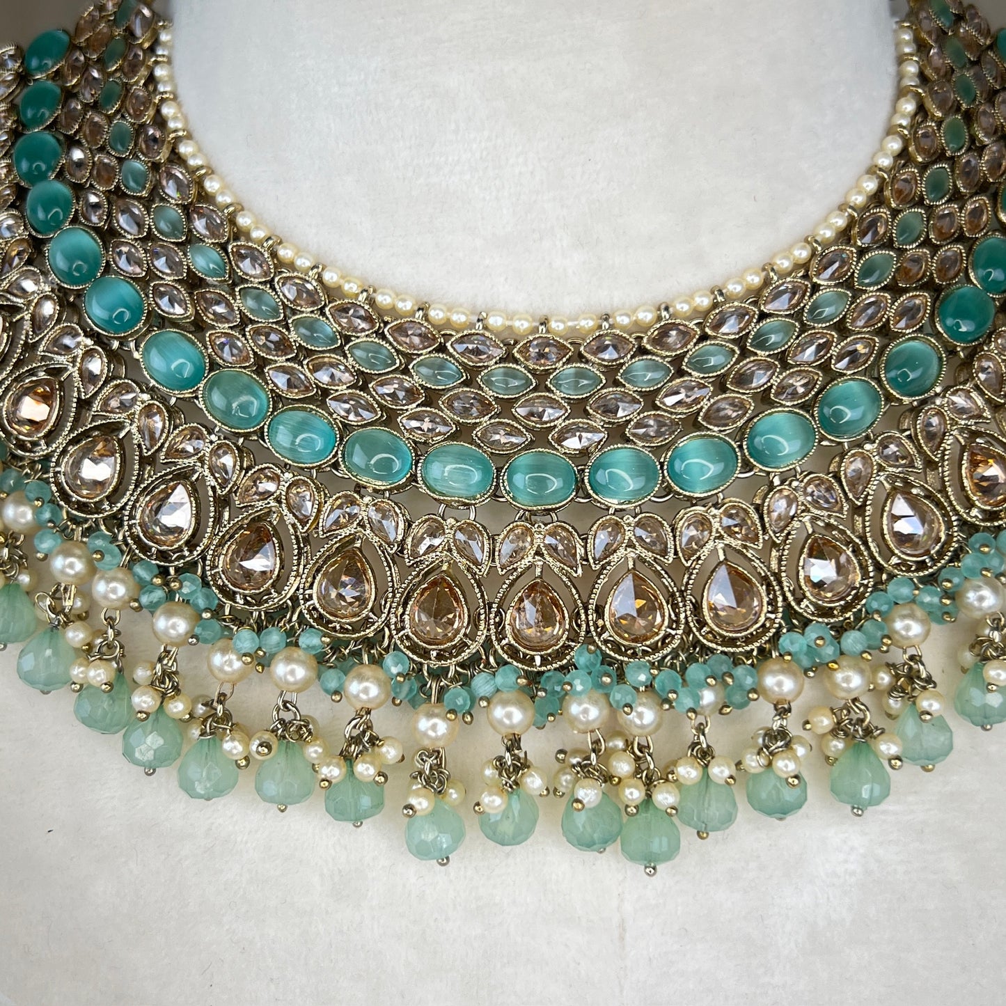Large Bib Style Semi Bridal Set w/Jhoomar