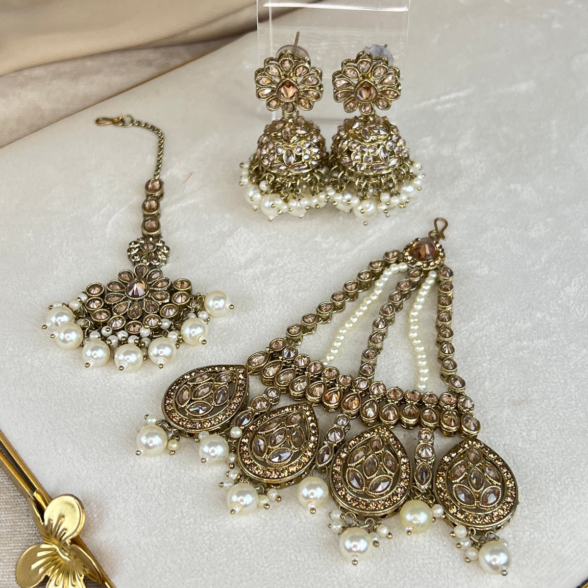 Gold and Pearl Semi Bridal Choker w/jhoomar