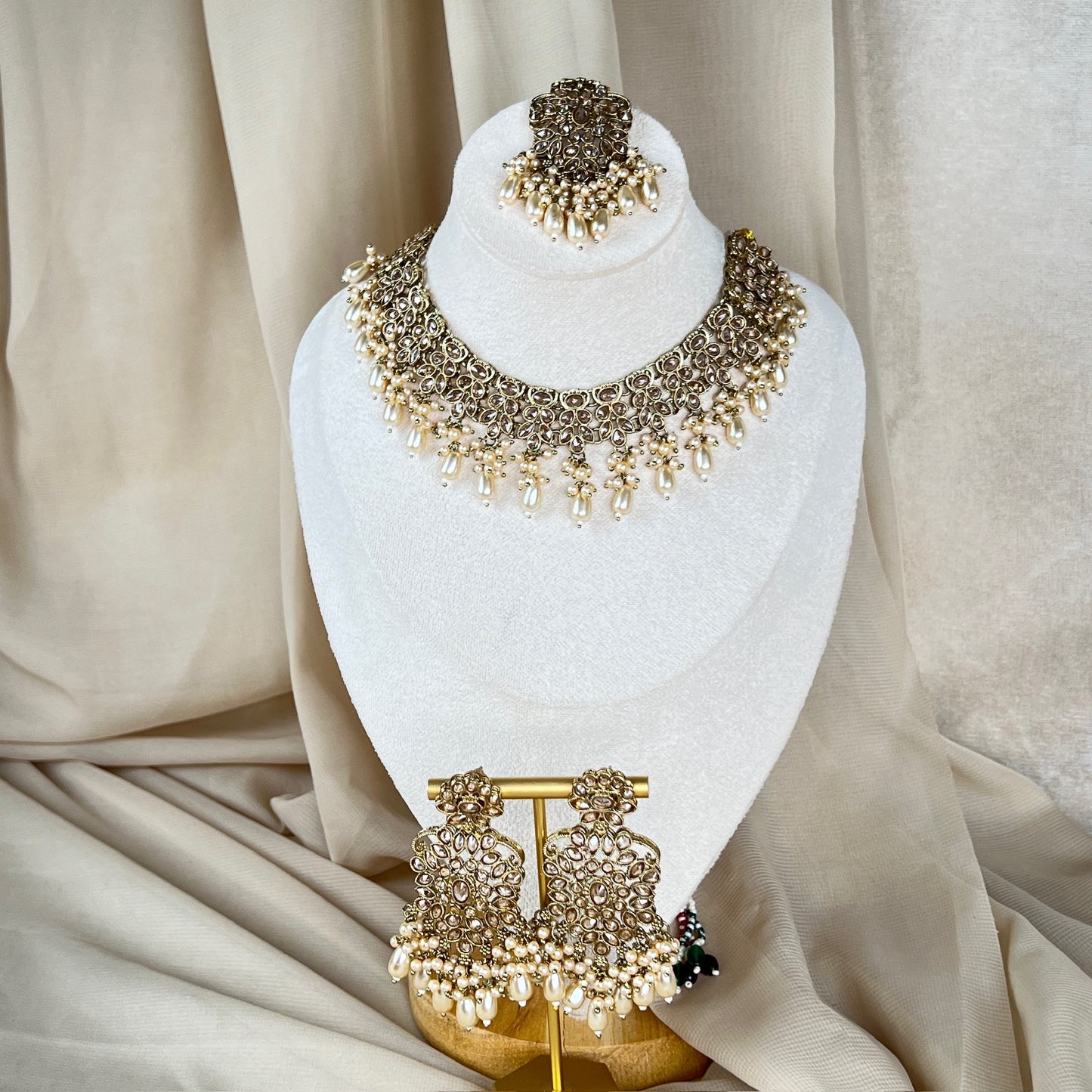 Necklace Set w/Earrings & Tikka