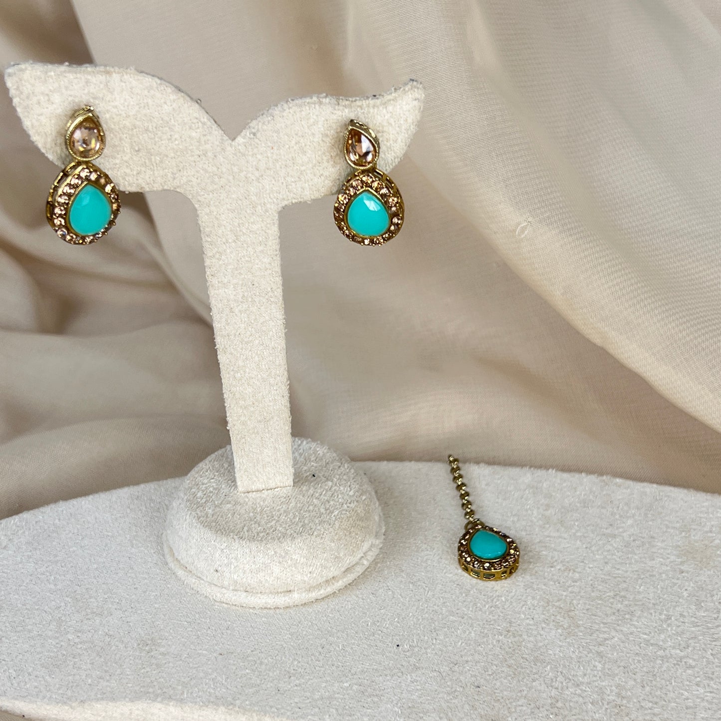 Small Dainty Earring and Tikka set