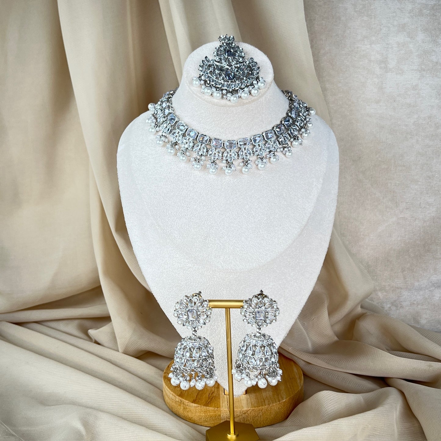 Silver Necklace Set w/Earrings & Tikka