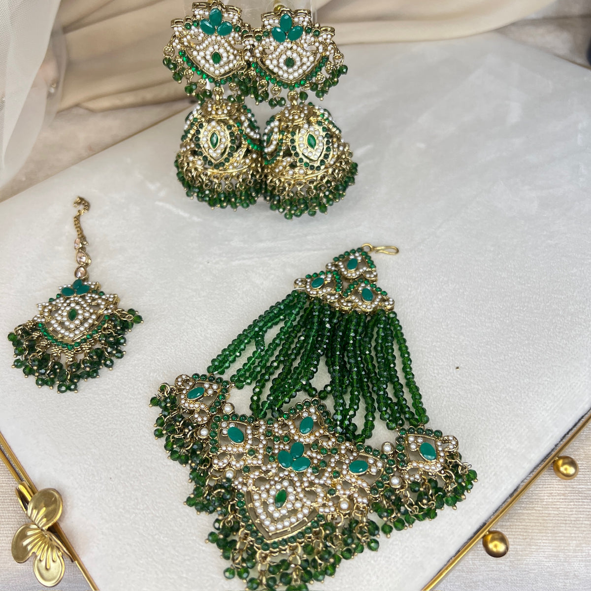 Large Bib/Choker Style Semi Bridal w/Jhoomar