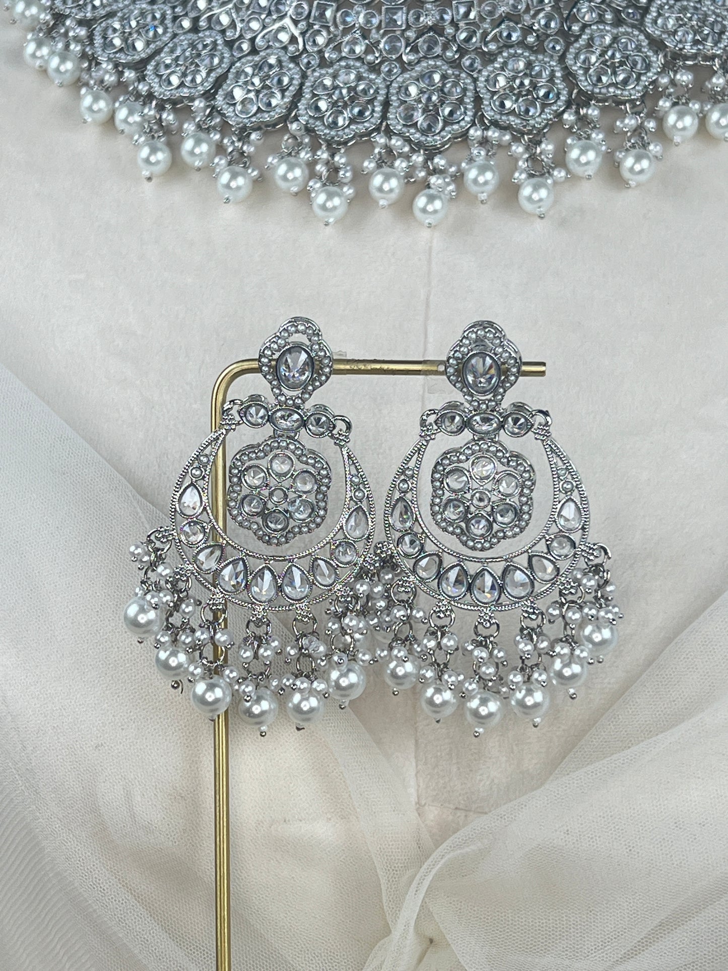 Bib Style Polki Semi Bridal Choker Set