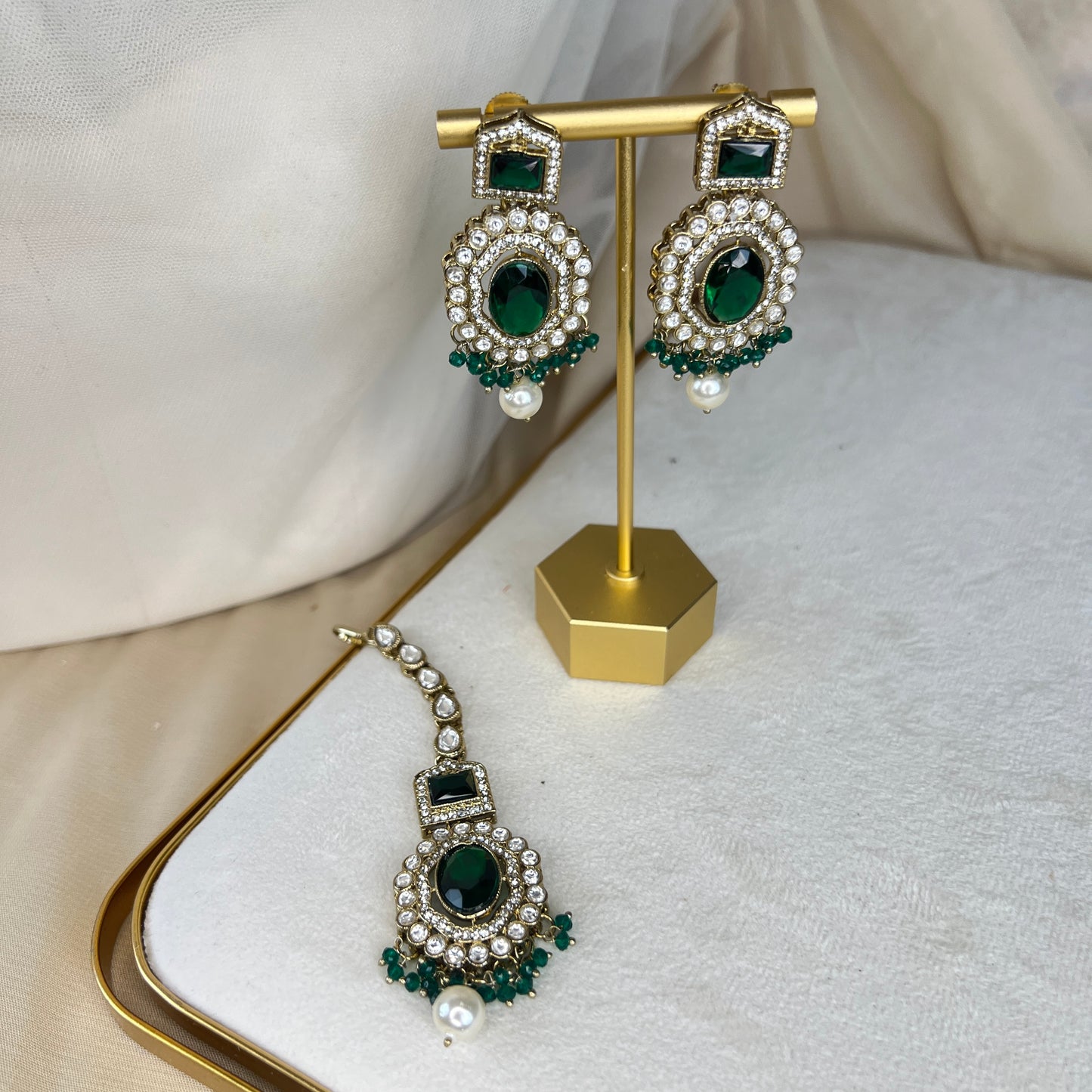 Victorian White Gold Kundan Semi Bridal Set