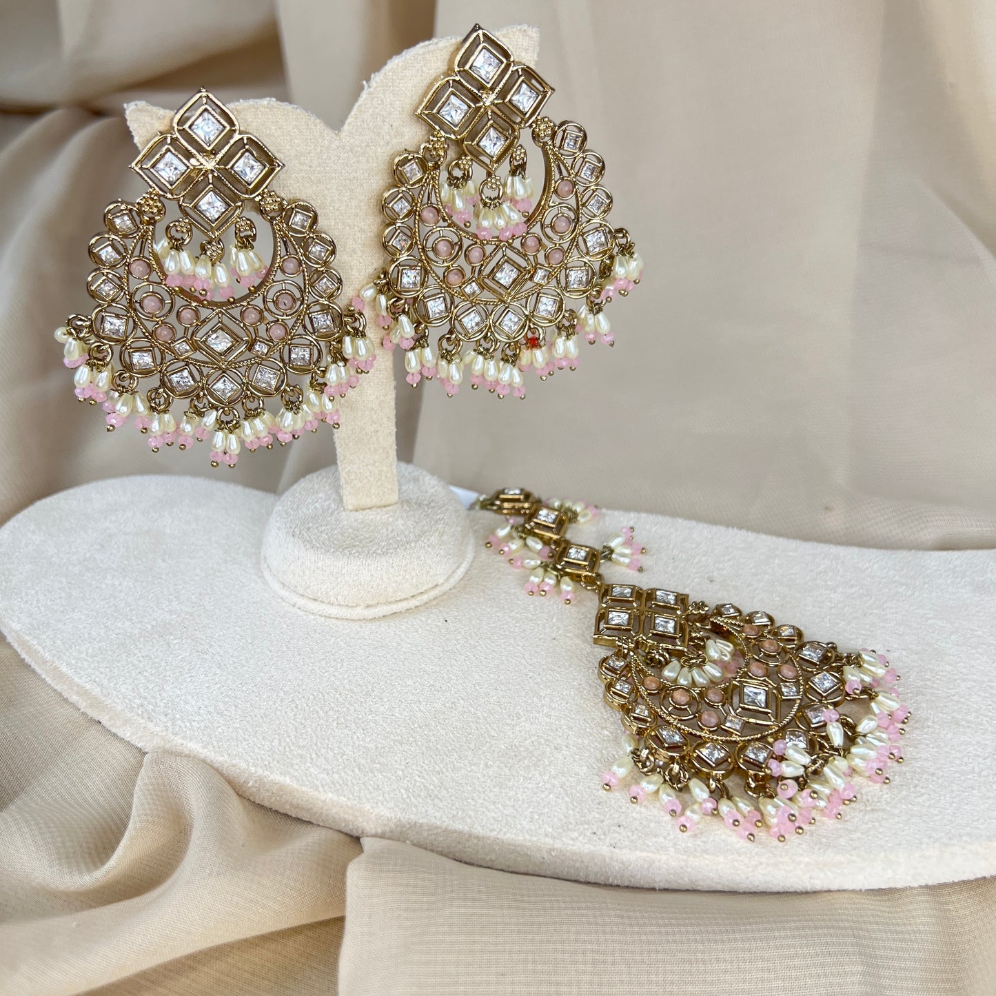 Kundan Oversized Earring and Tikka Set