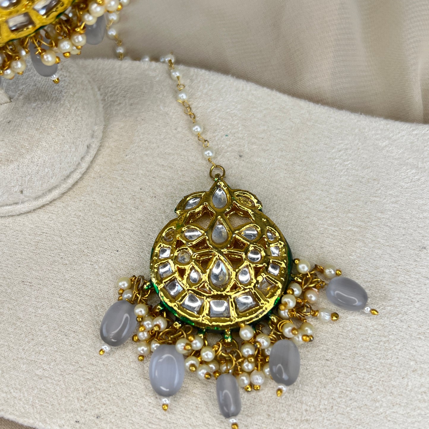Kundan Earring & Tikka Set