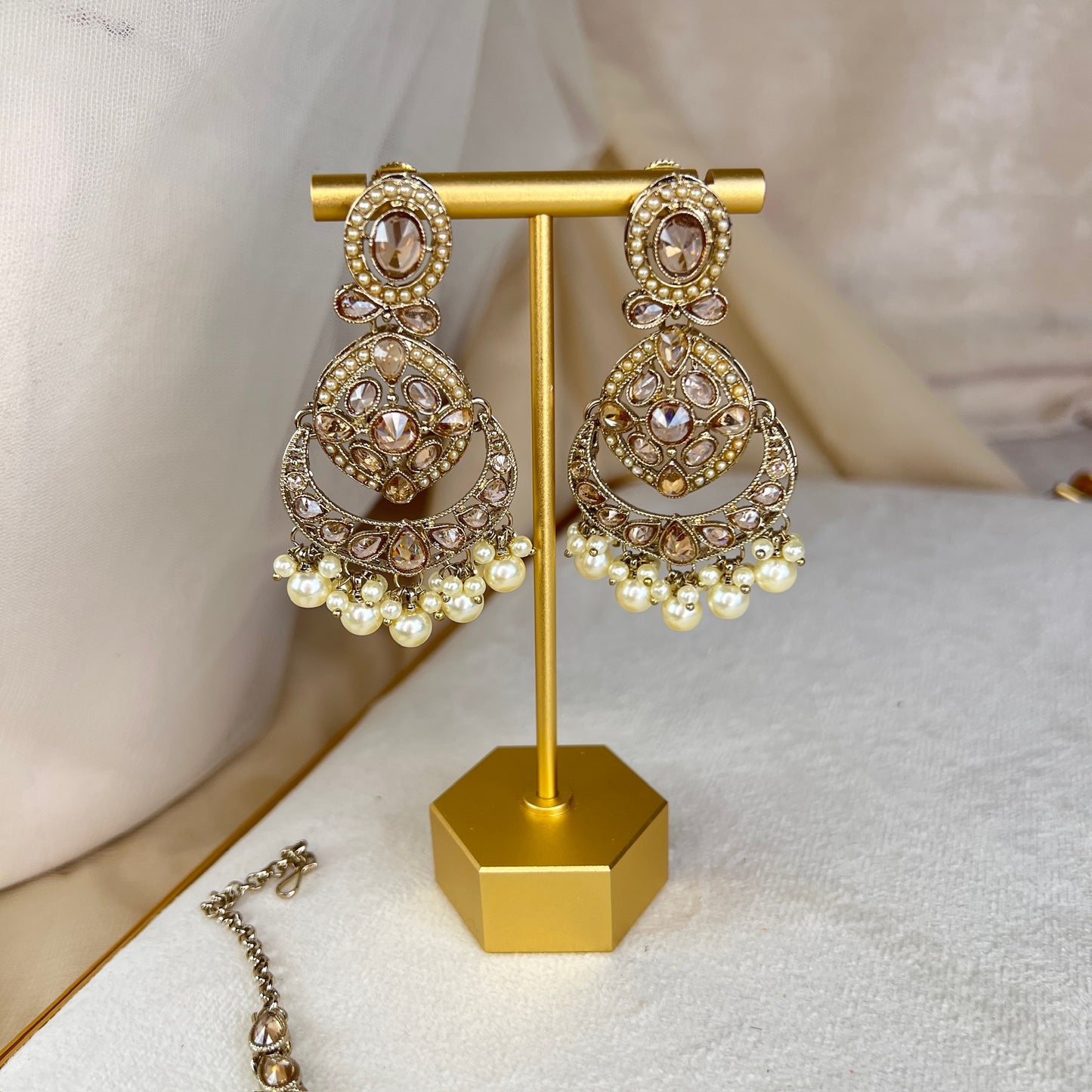 Large Semi Bridal Choker Set