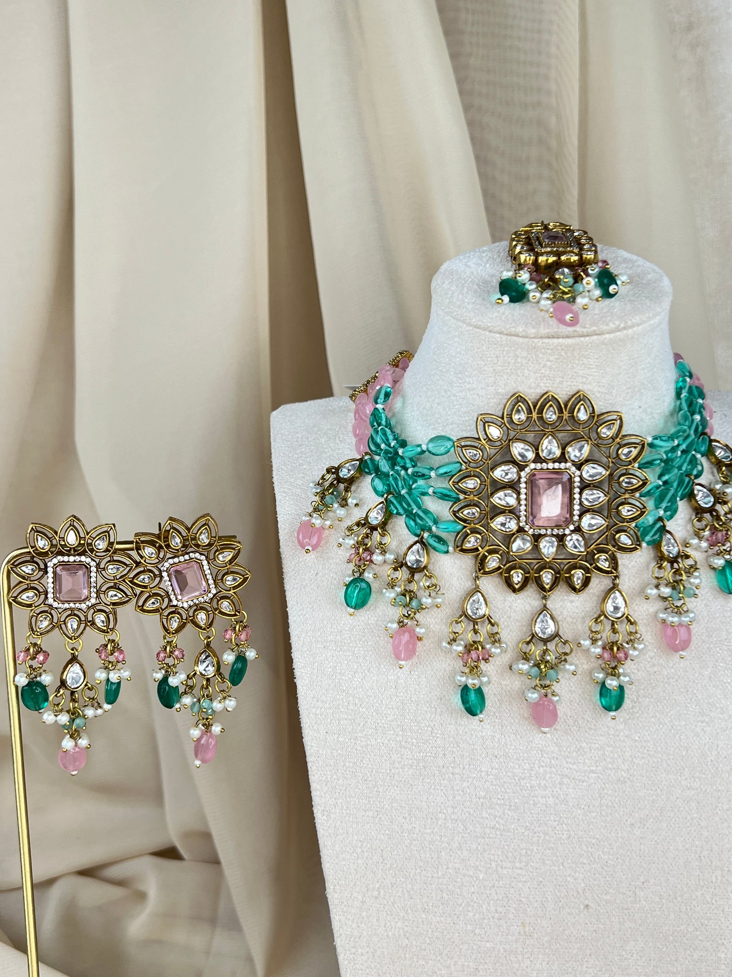 Pachi Kundan Choker Set