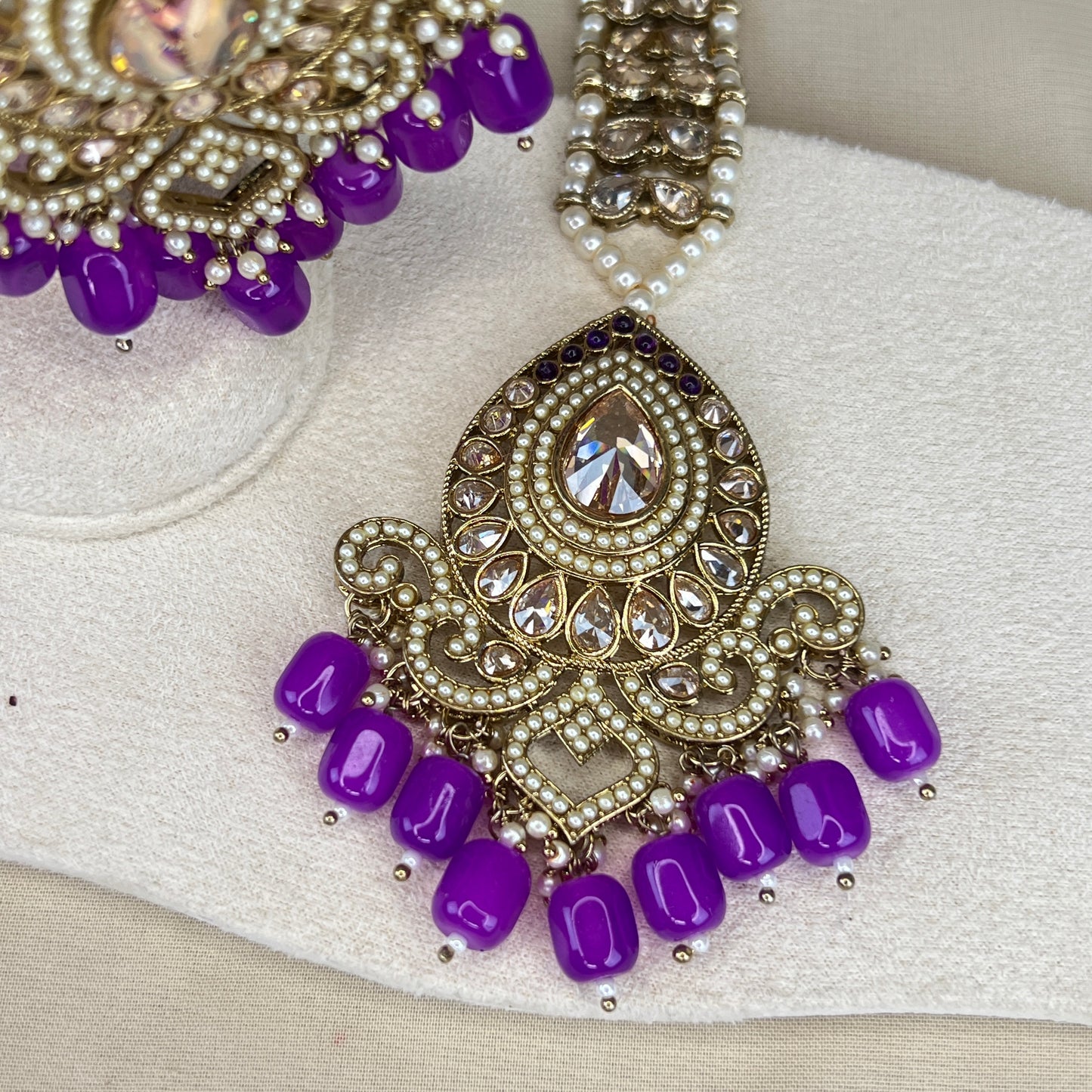 Nauratan Oversized Earring and Tikka Set