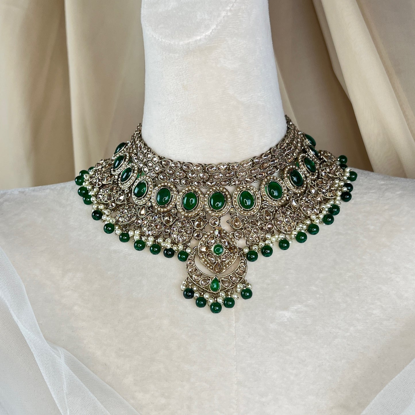 Large Semi Bridal Choker Set