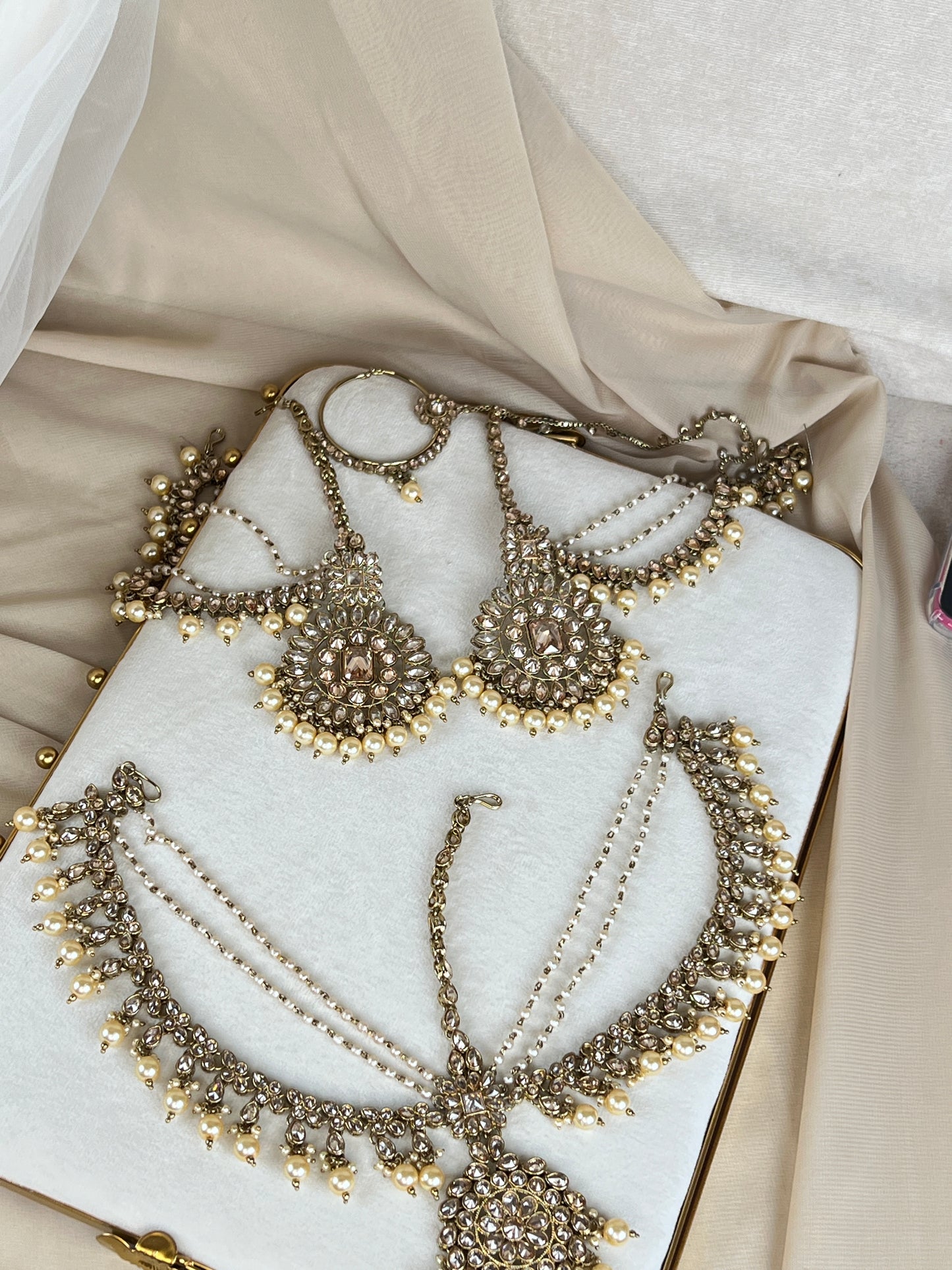 Full Polki Bridal Set in Gold/Pearl