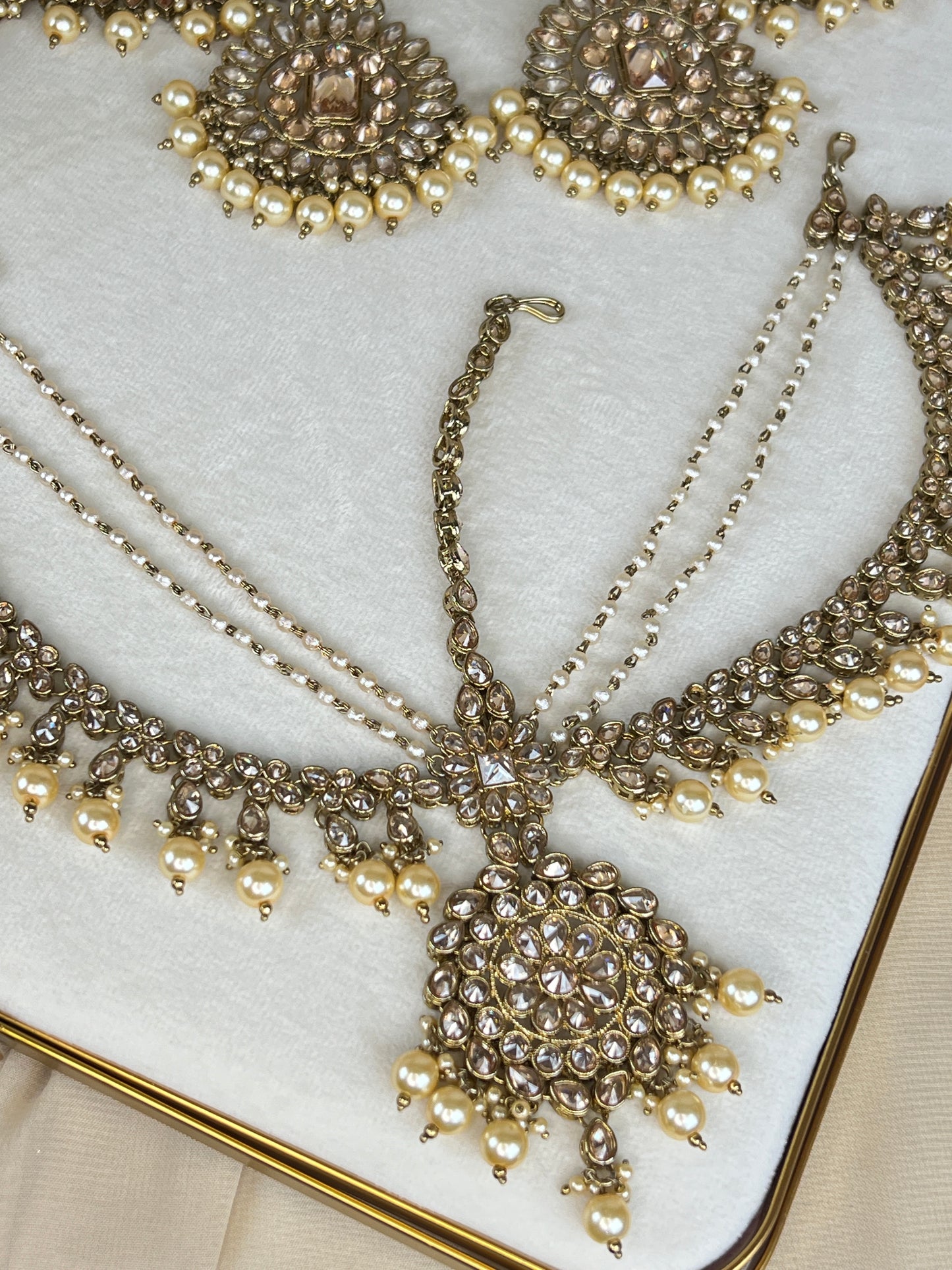Full Polki Bridal Set in Gold/Pearl