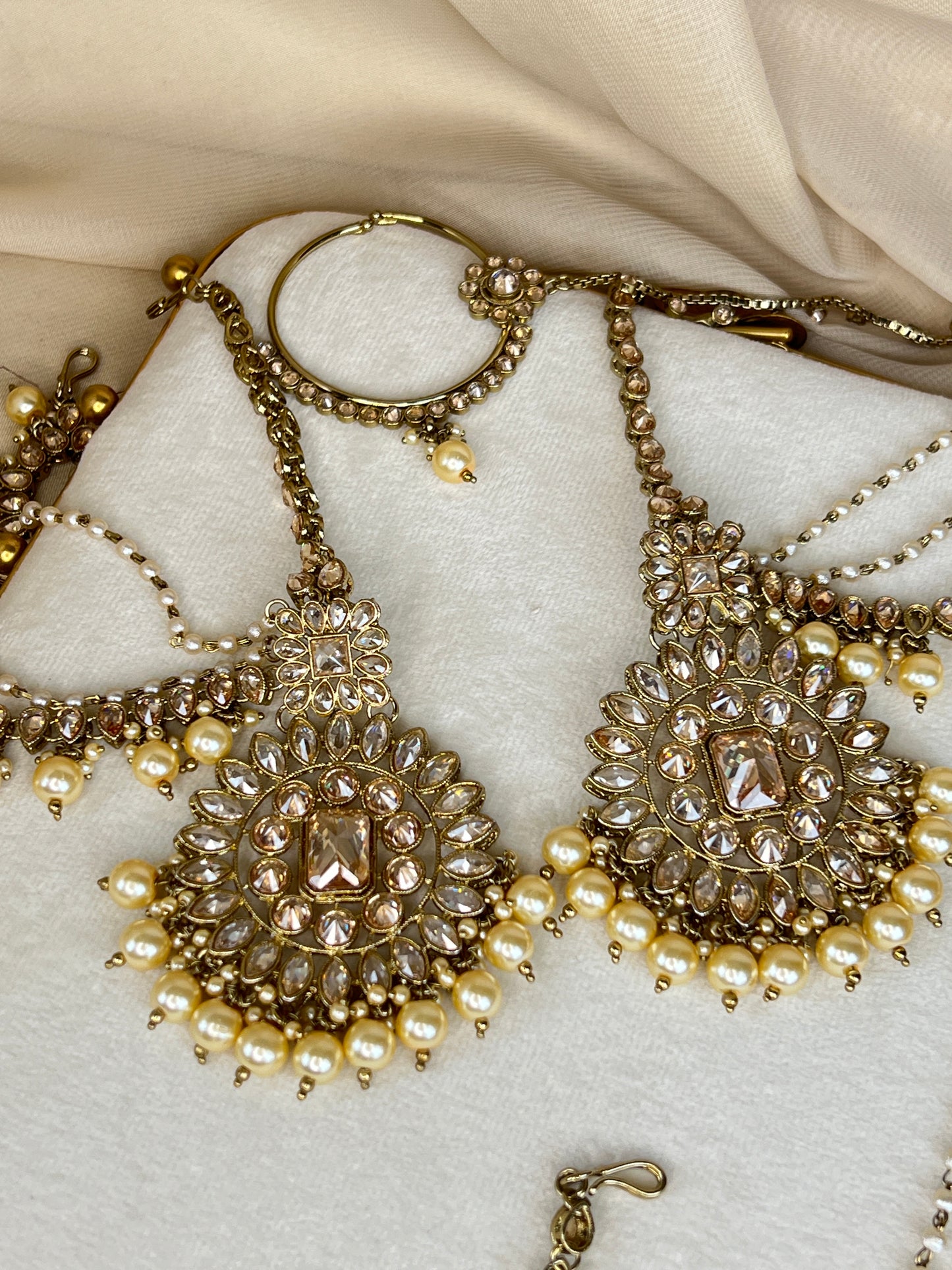 Full Polki Bridal Set in Gold/Pearl