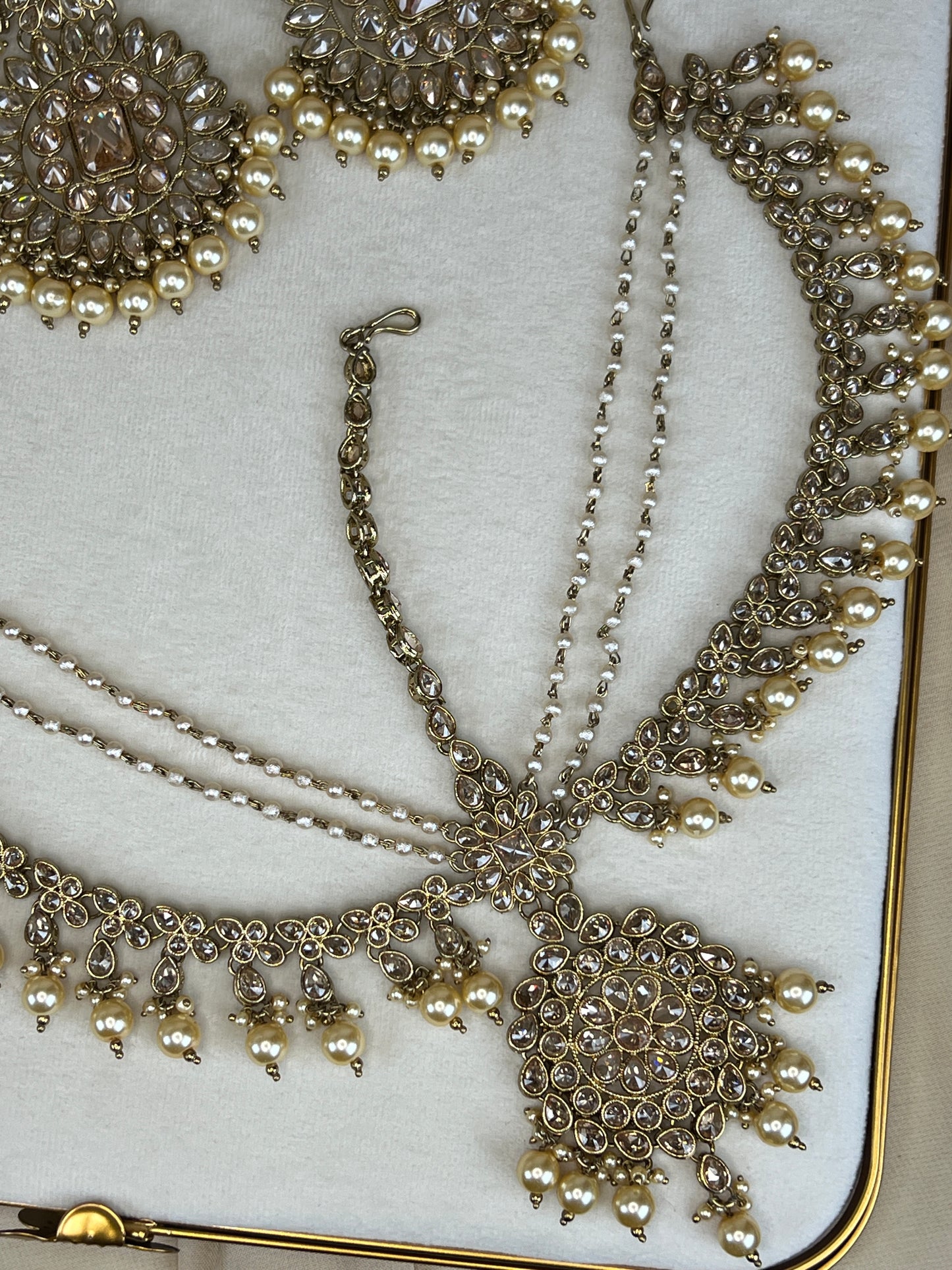 Full Polki Bridal Set in Gold/Pearl