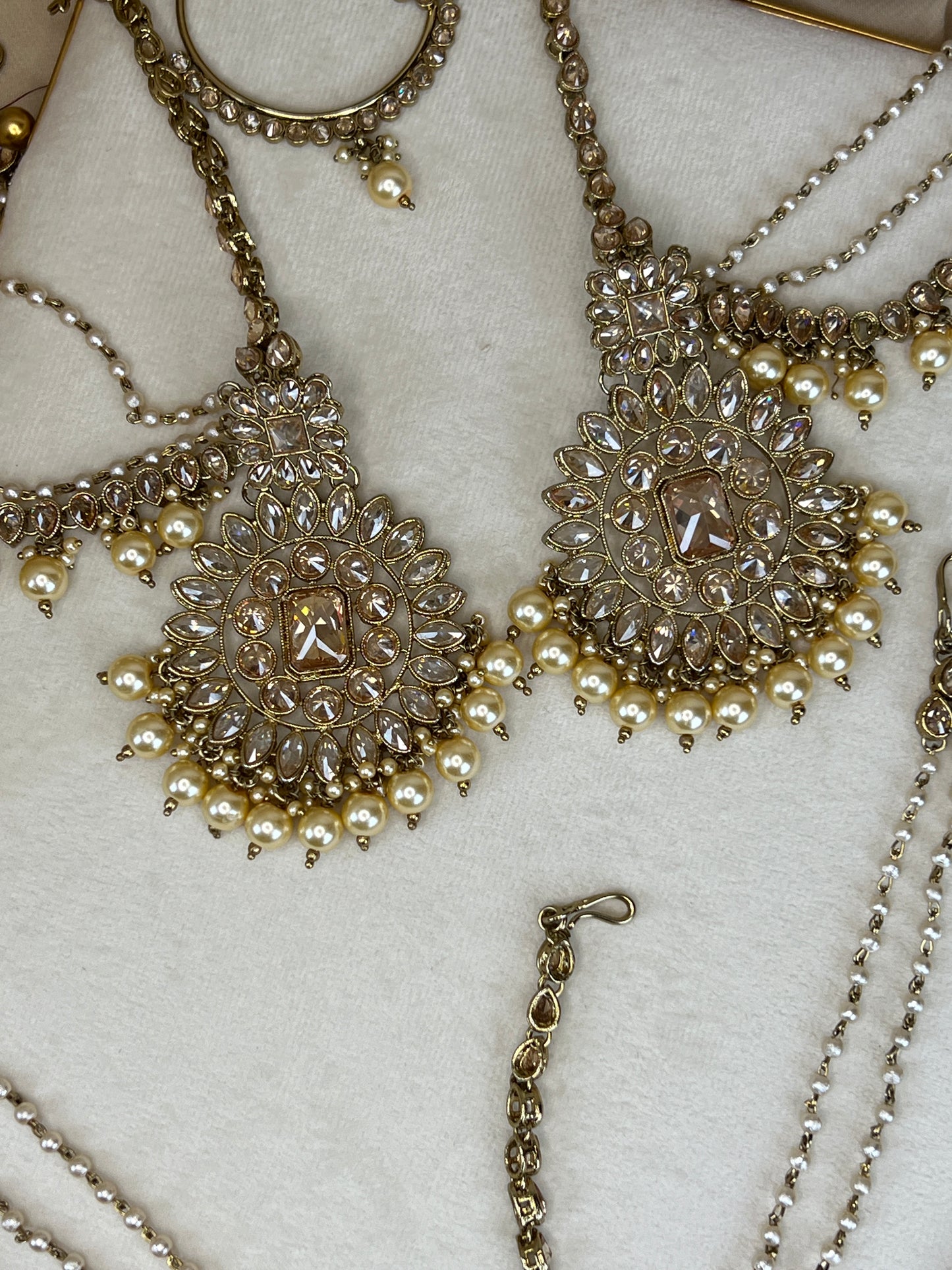 Full Polki Bridal Set in Gold/Pearl
