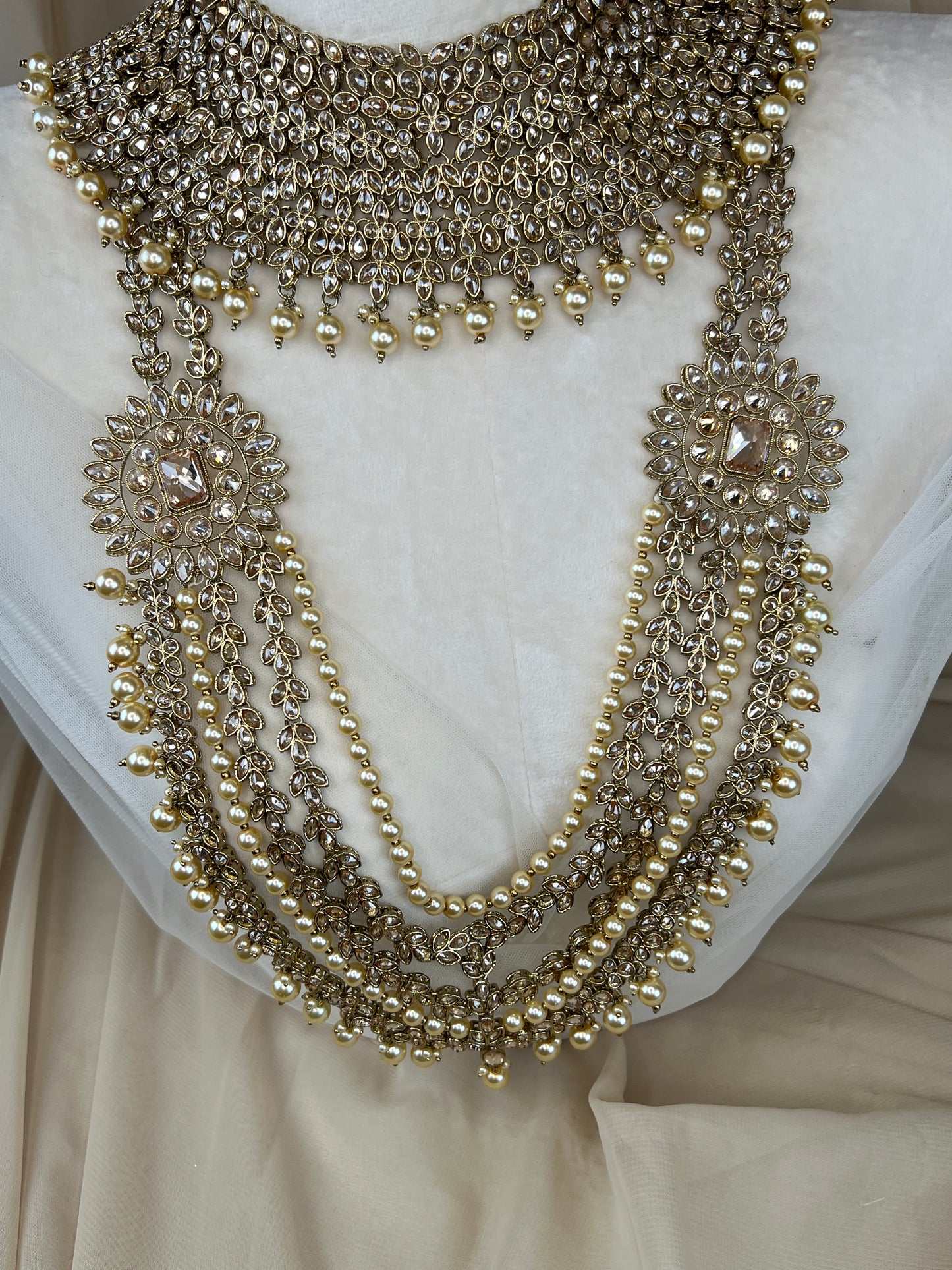 Full Polki Bridal Set in Gold/Pearl