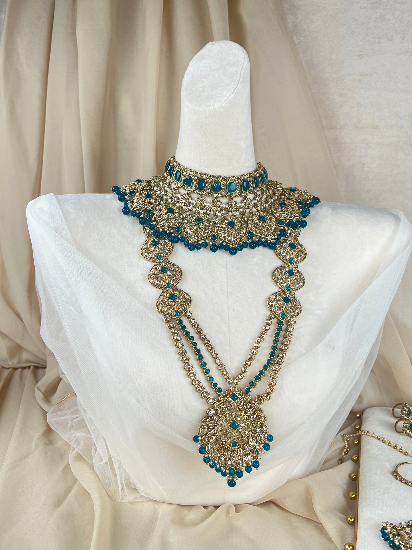 Full Choker Bridal Set
