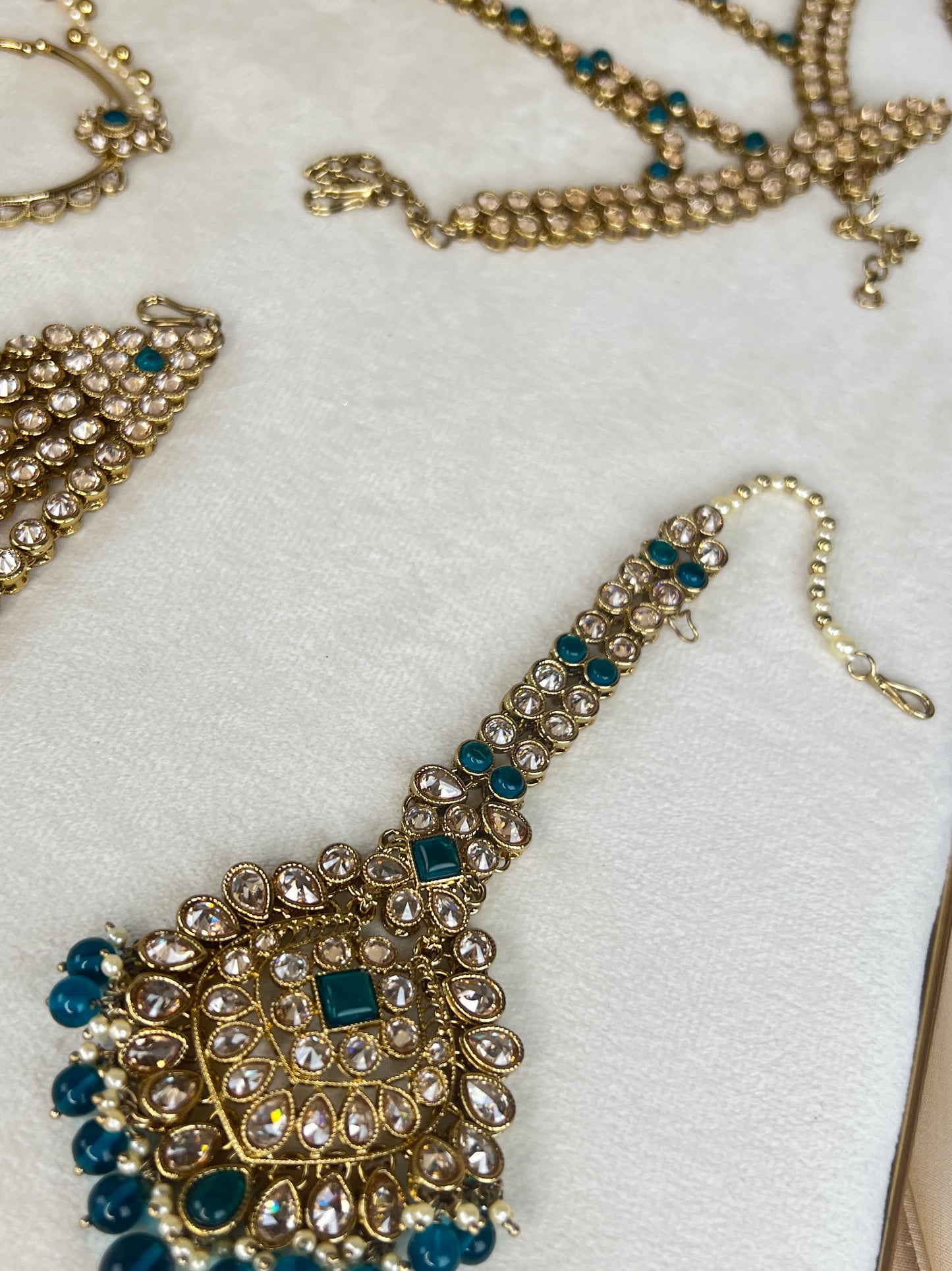 Full Choker Bridal Set