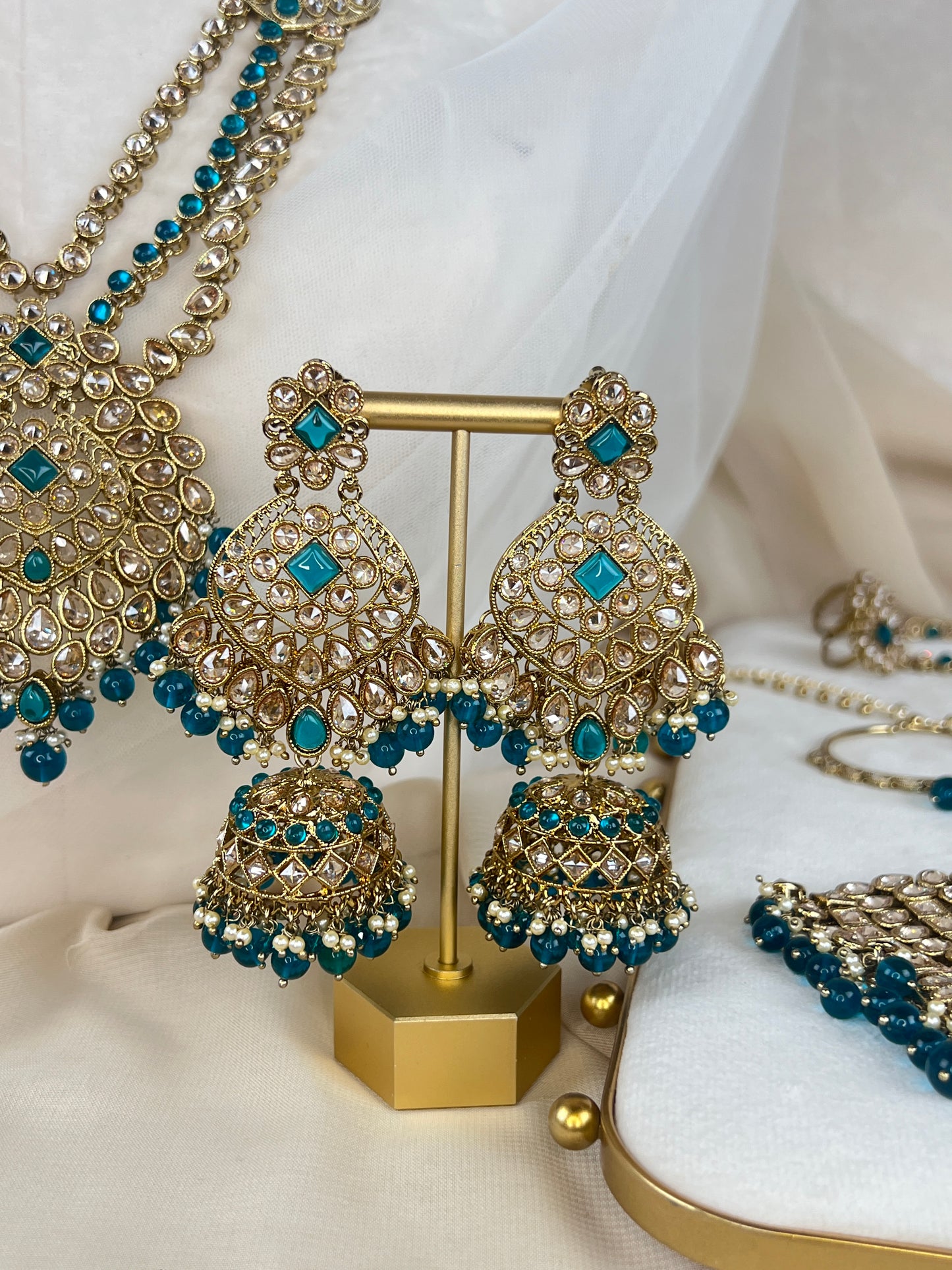 Full Choker Bridal Set