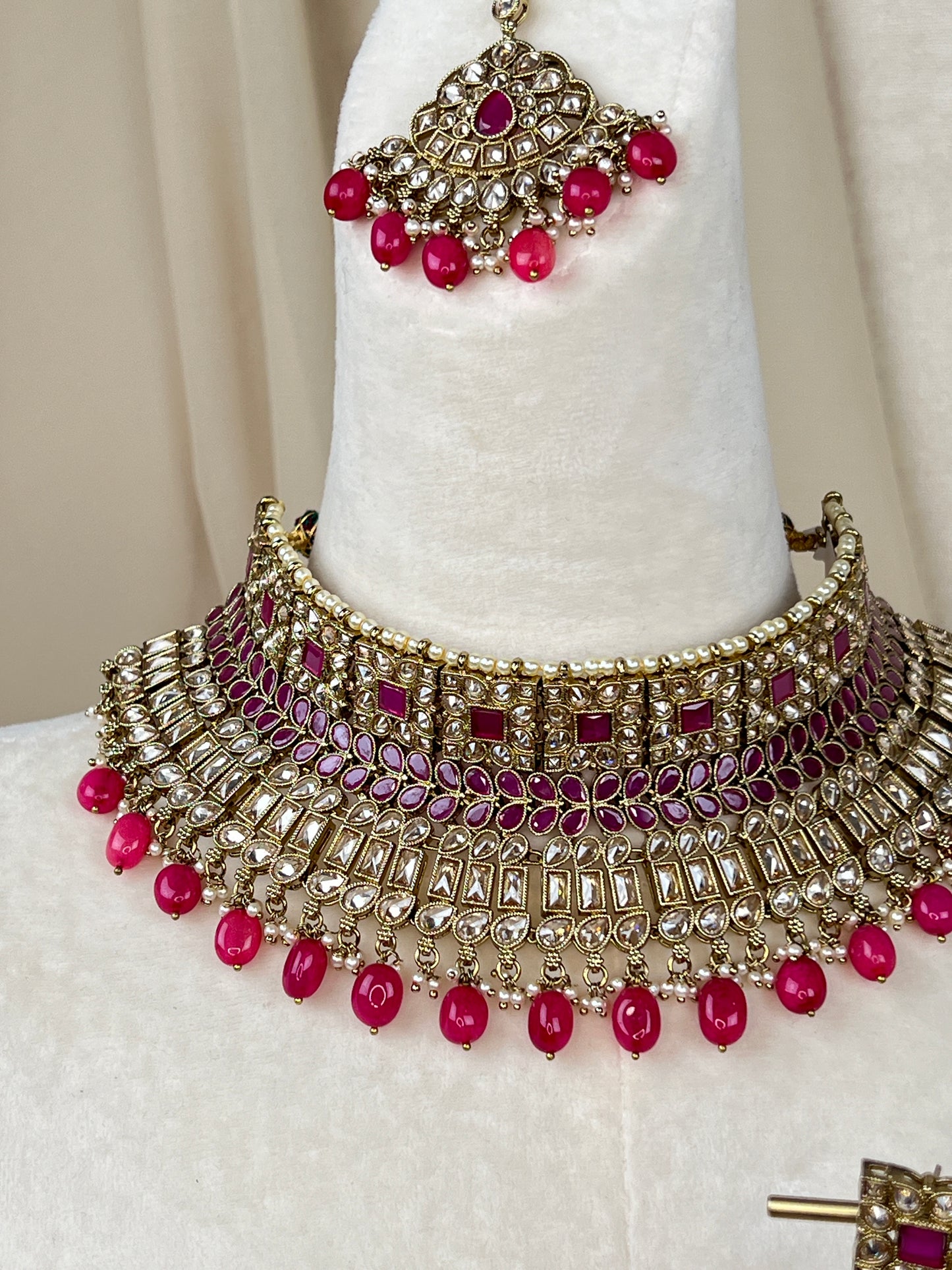 Semi Bridal Choker Set