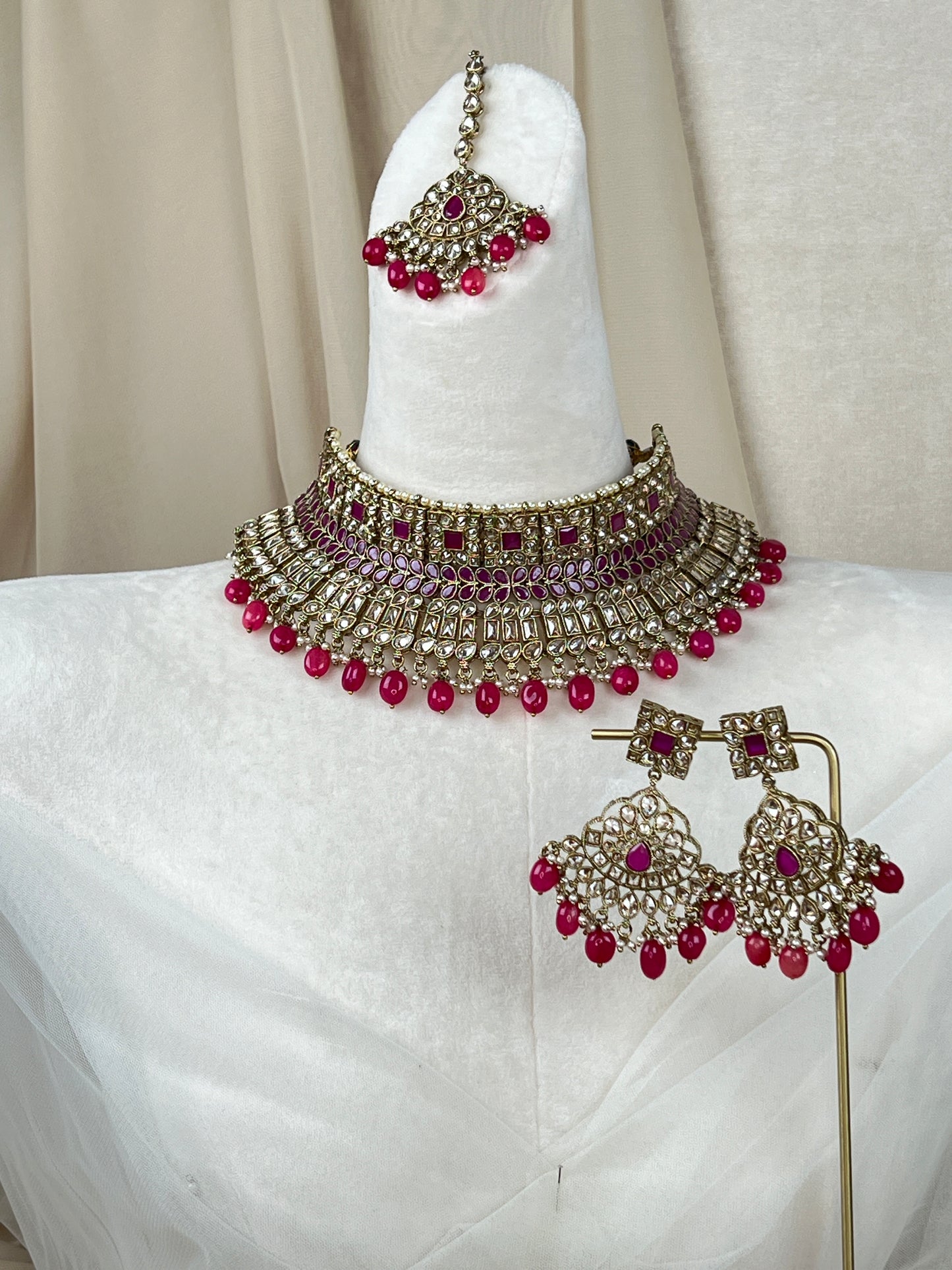 Semi Bridal Choker Set