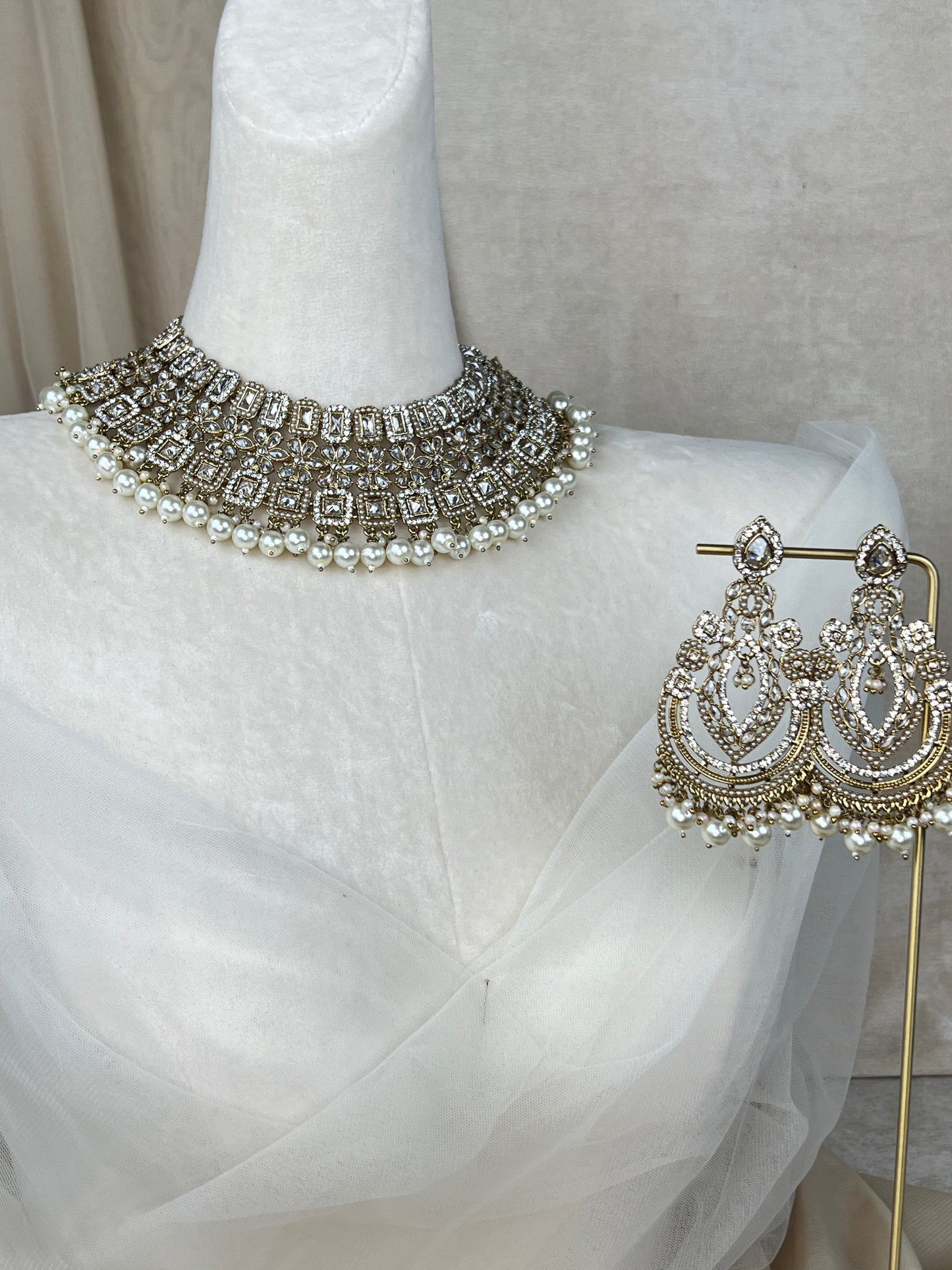 Nauratan Polki Necklace Set