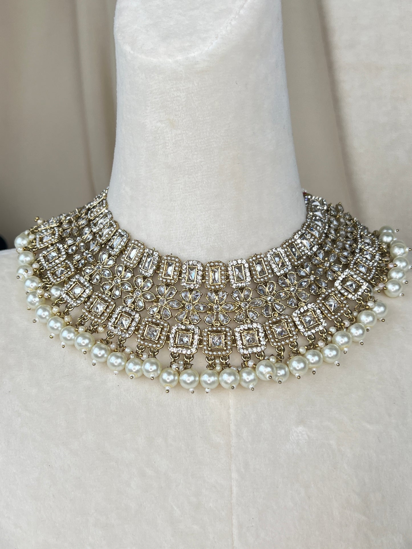 Nauratan Polki Necklace Set