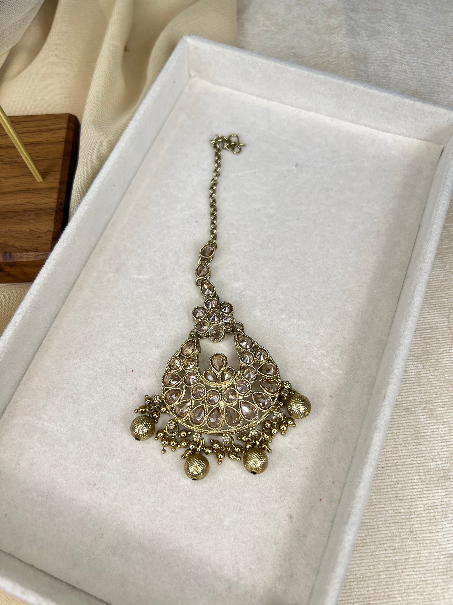 Bib Style Polki Necklace Set