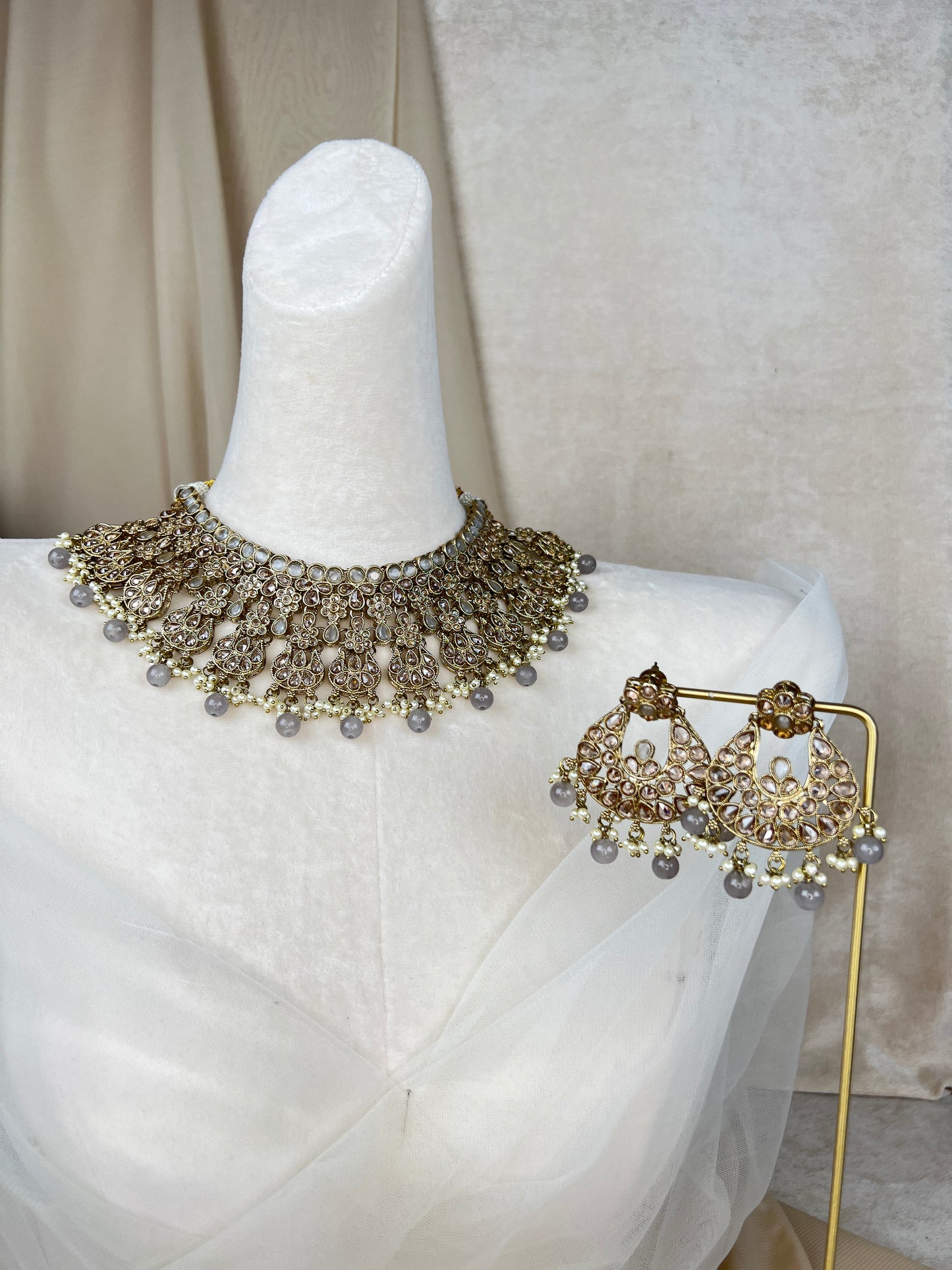 Bib Style Polki Necklace Set