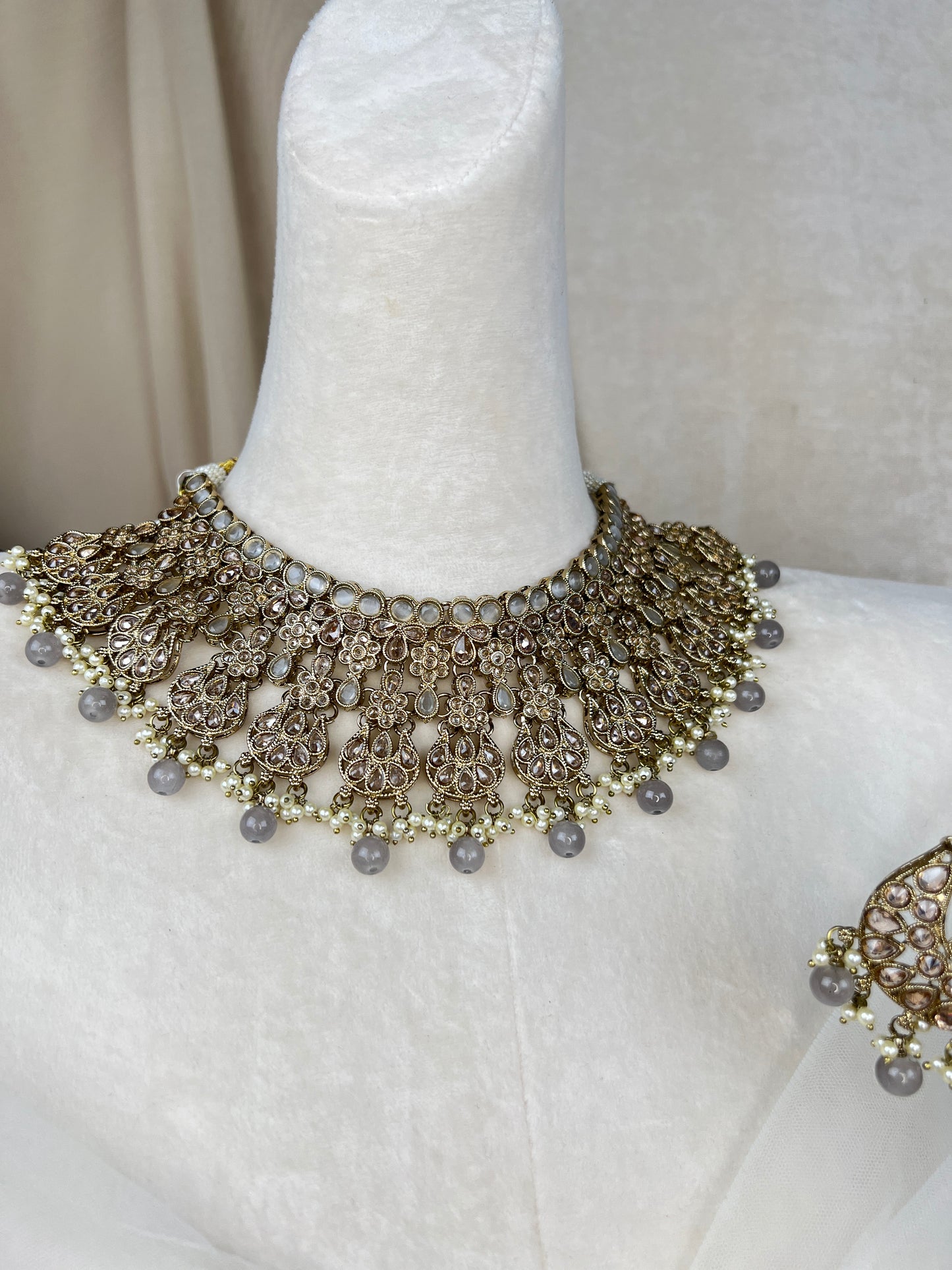 Bib Style Polki Necklace Set