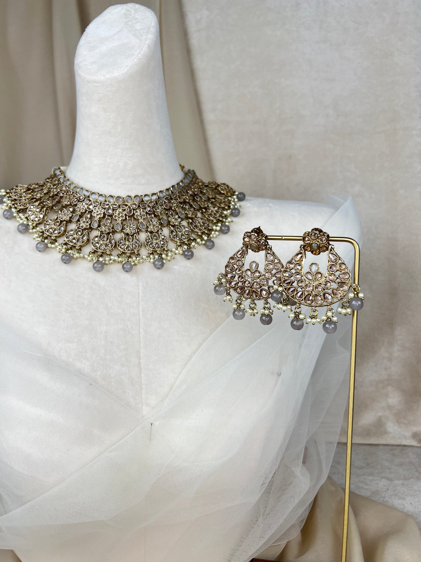 Bib Style Polki Necklace Set