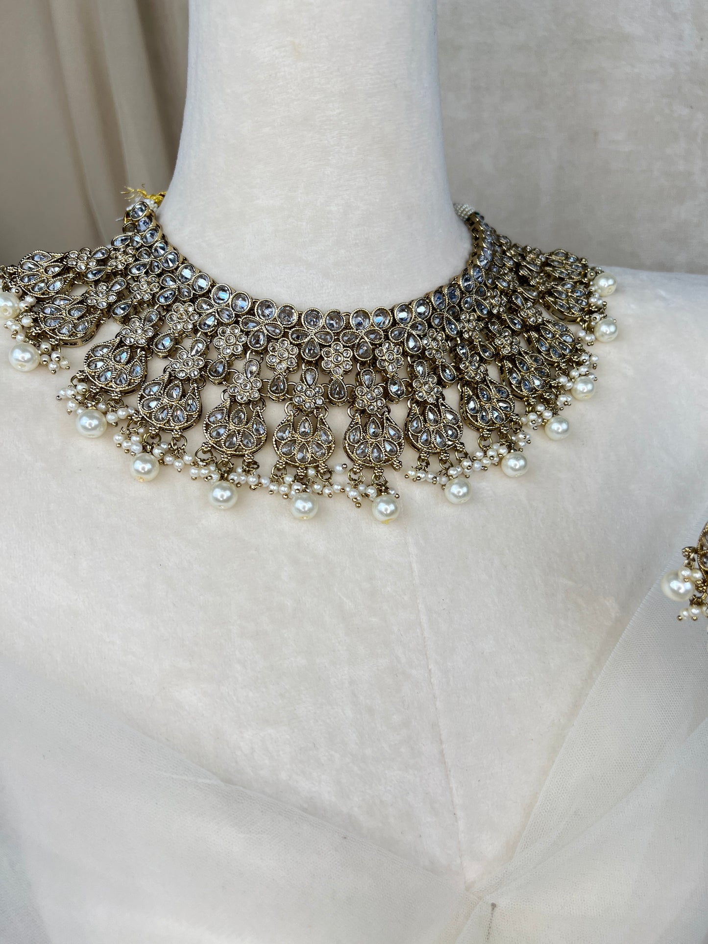 Bib Style Polki Necklace Set