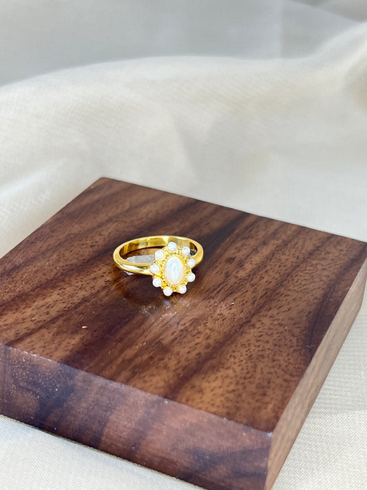 Dainty FLower Pearl Ring