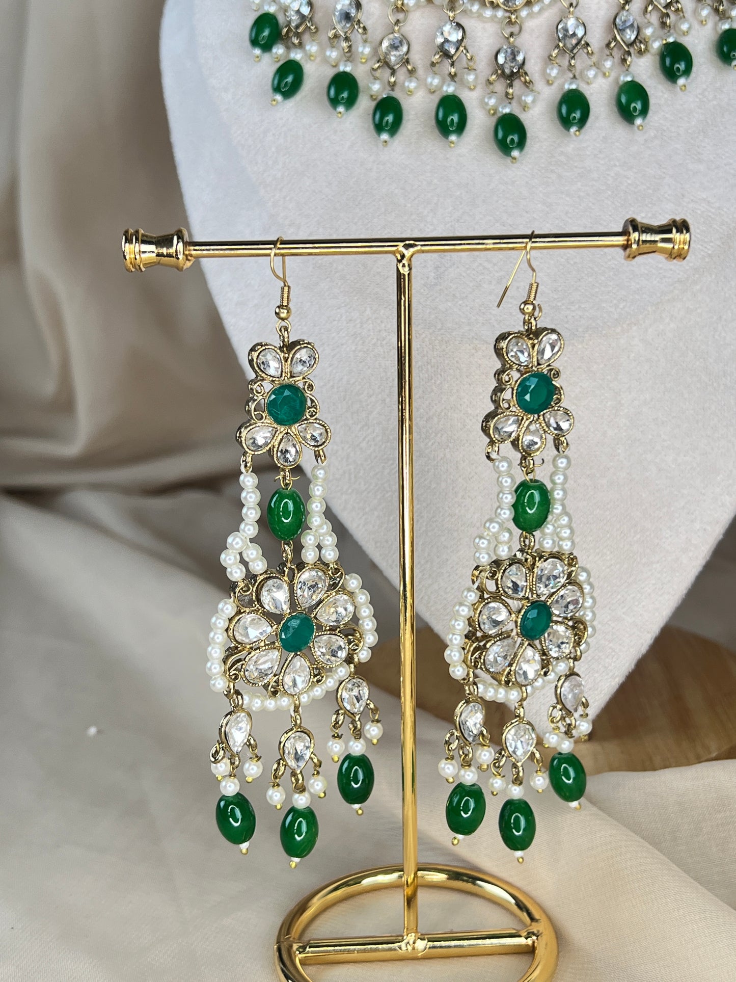 Green & White Necklace Set