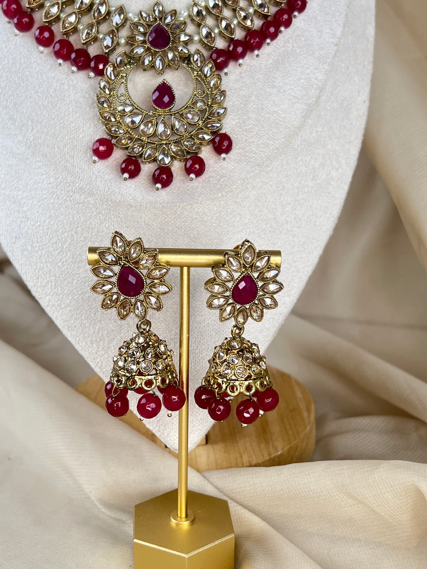 Red Necklace Set