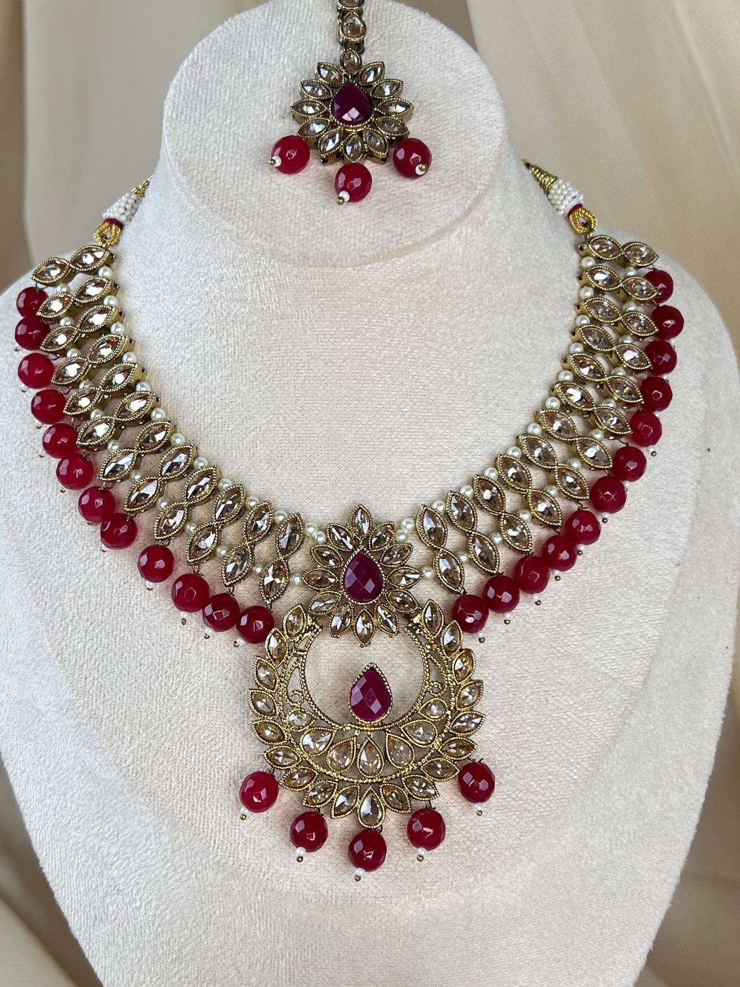 Red Necklace Set