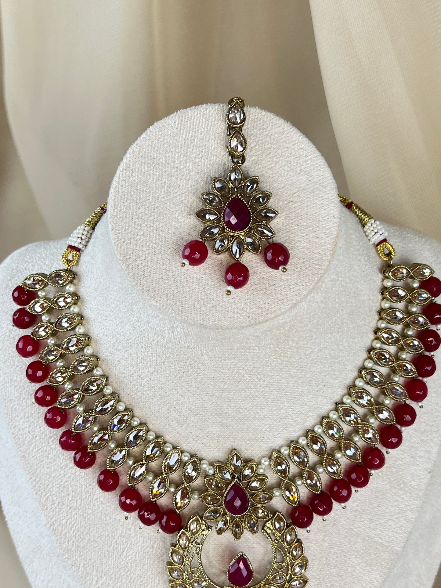 Red Necklace Set