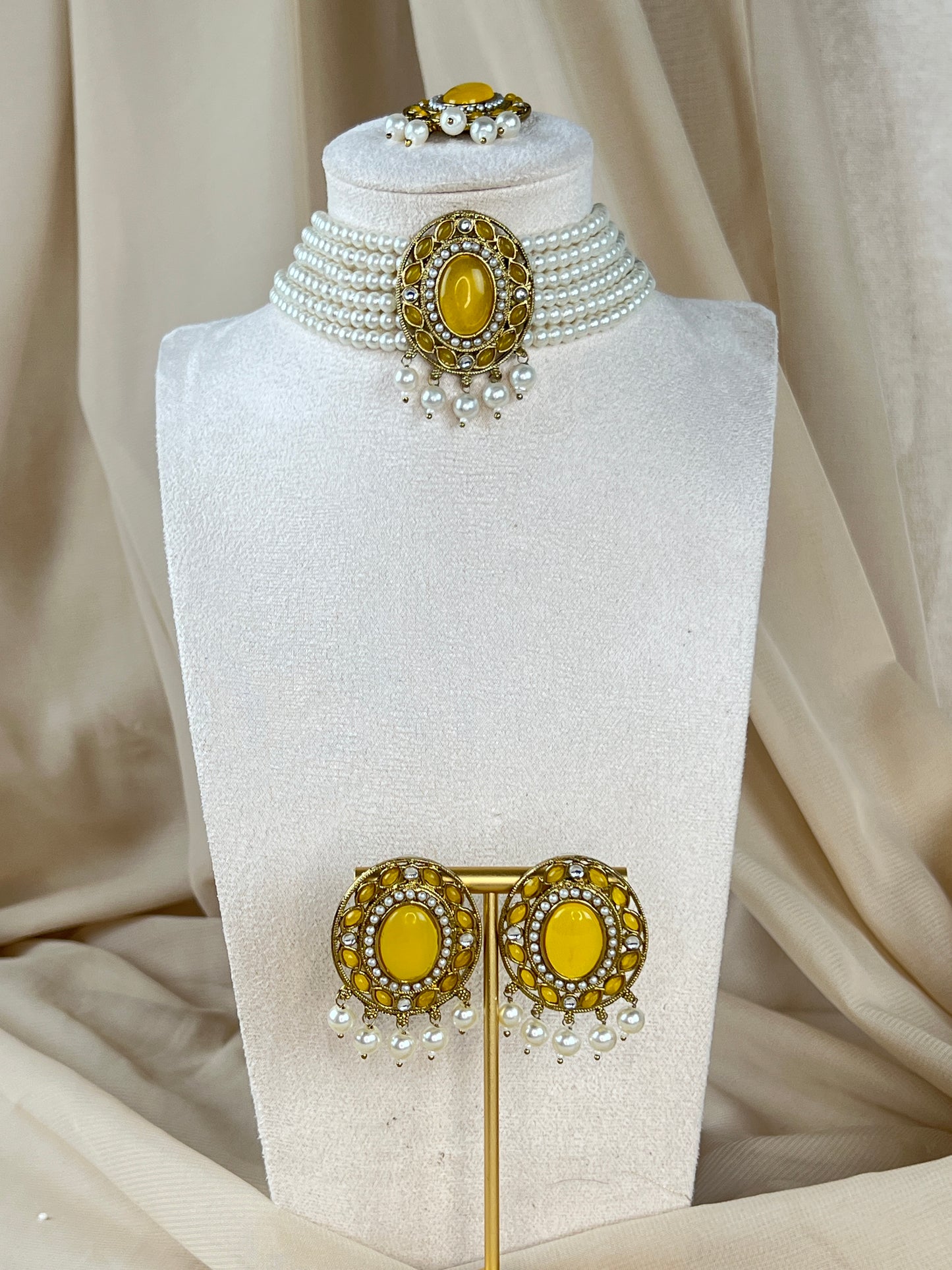 Elegant Pearl Choker Set