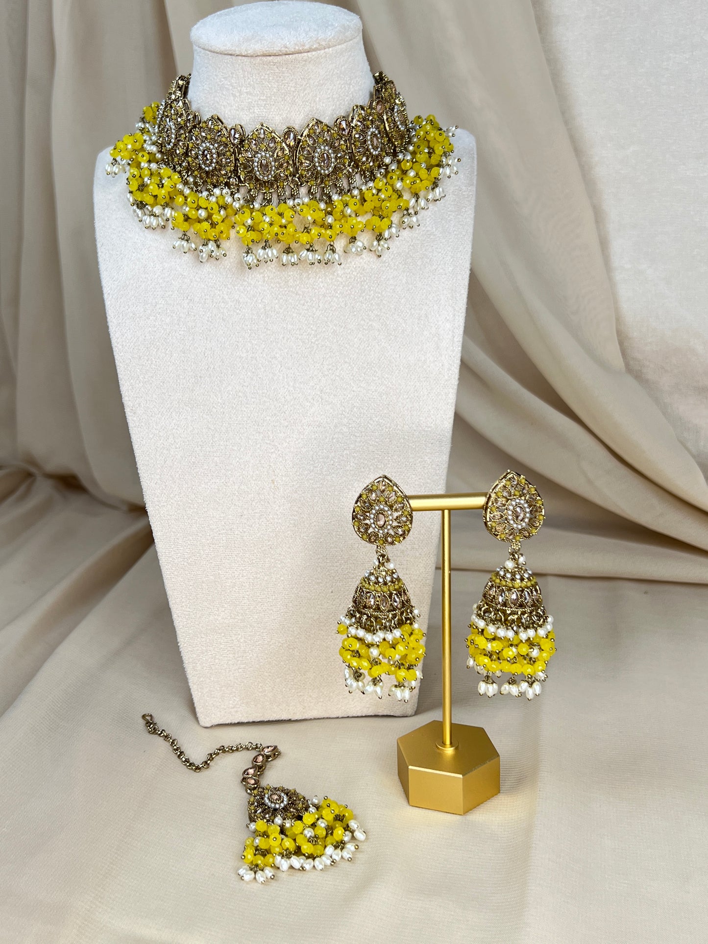 Nauratan Pearl Choker Set w/Jhumka Earrings