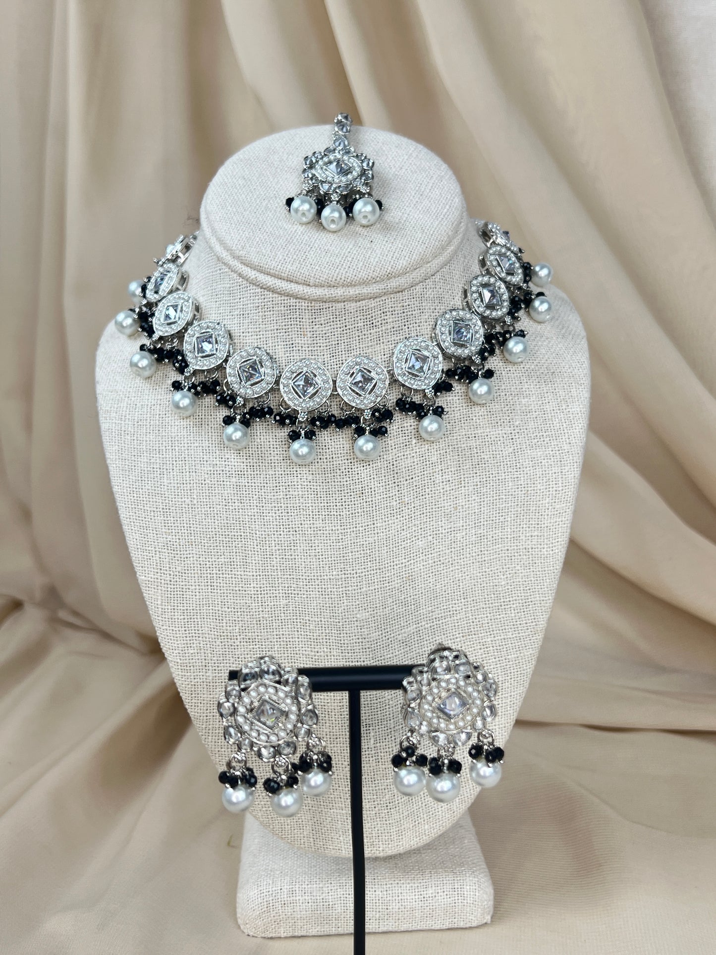 Small Daint Necklace Set