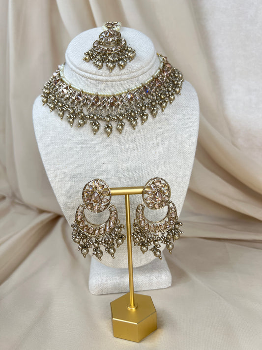 Small Gold Necklace Set