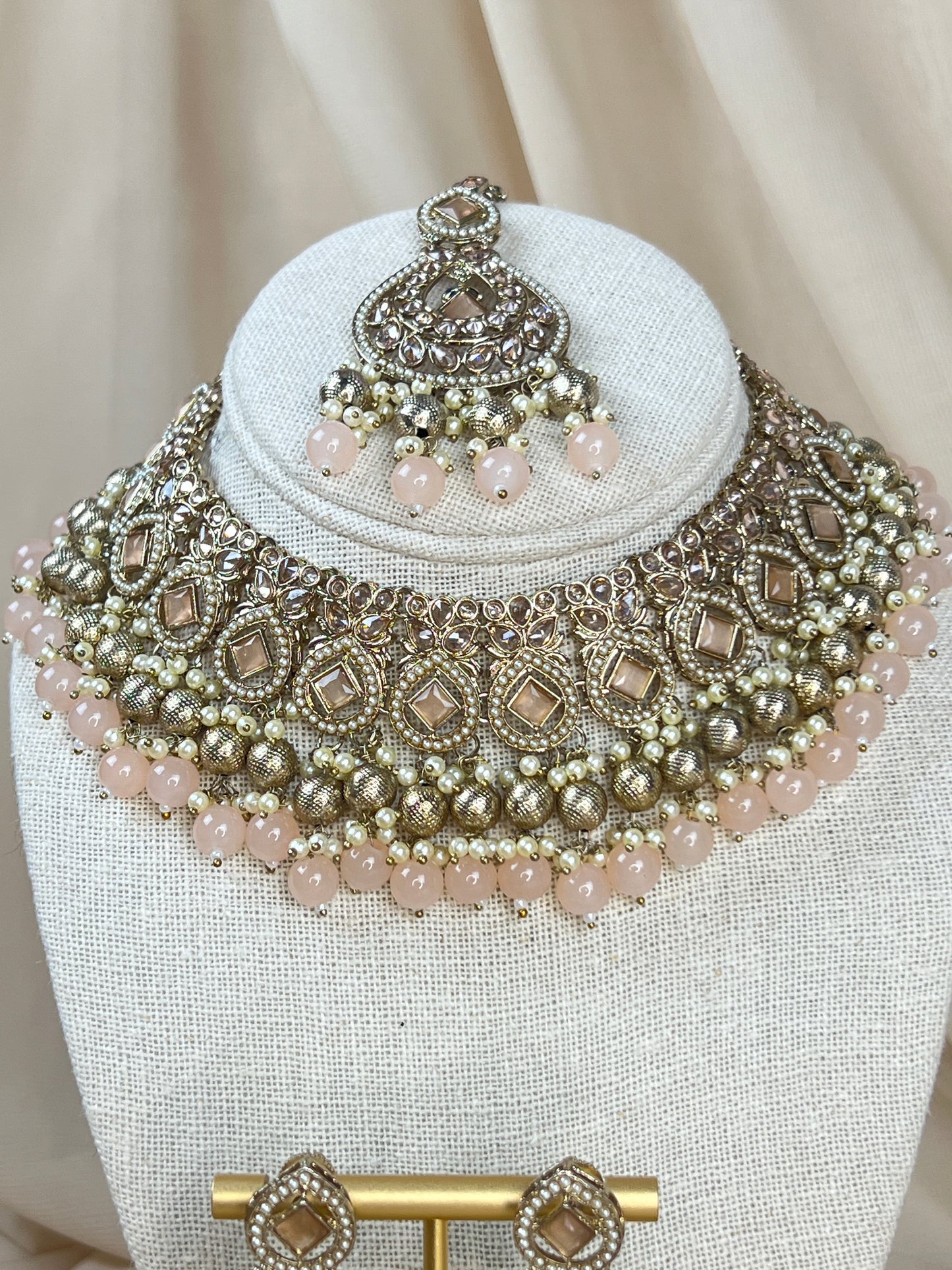 Peach Gold Necklace Set