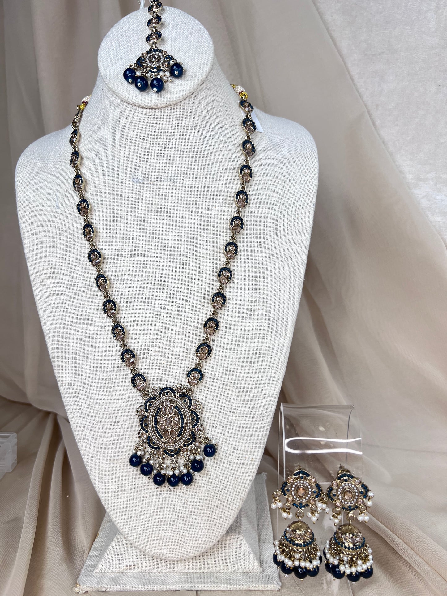 Nauratan Long Mala | Haar Set with Jhumka Earrings